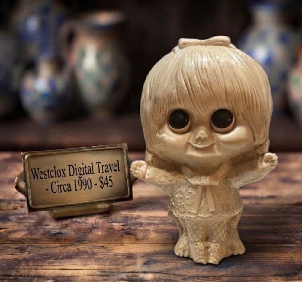 Vintage 1970 W & R Berries Co. 'I Love You This Much' Big Eyed Girl Figurine